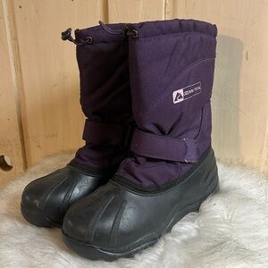 Ozark Trail kids boot. Size 6. Unisex. Great condition. Purple and black